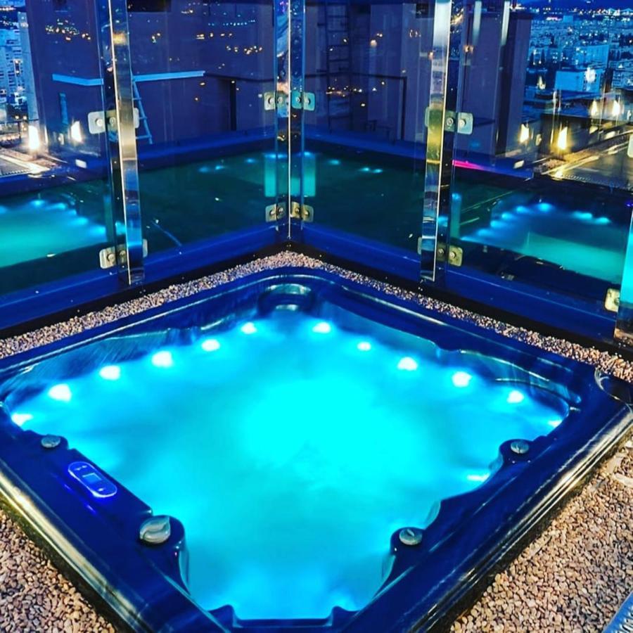 1 Room 60M2 Center Of Obolon Near River Side. With Terrace. 22 Floor Kiev Extérieur photo