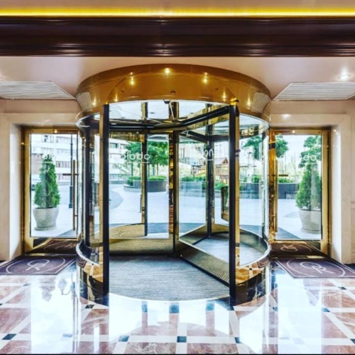 1 Room 60M2 Center Of Obolon Near River Side. With Terrace. 22 Floor Kiev Extérieur photo