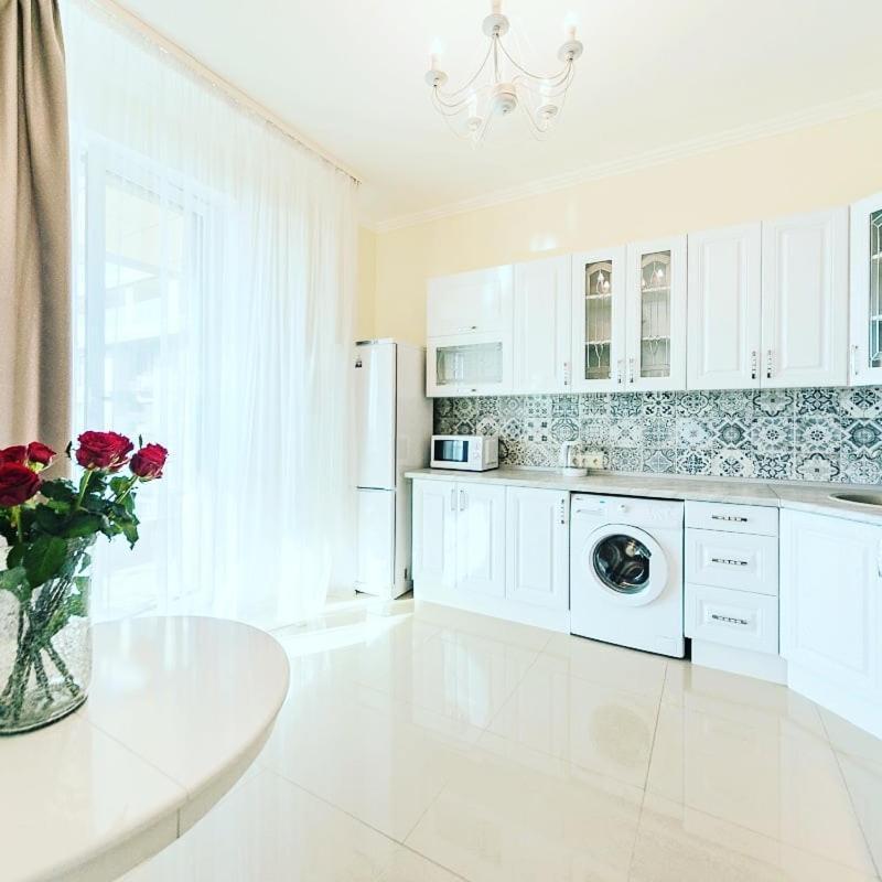 1 Room 60M2 Center Of Obolon Near River Side. With Terrace. 22 Floor Kiev Extérieur photo